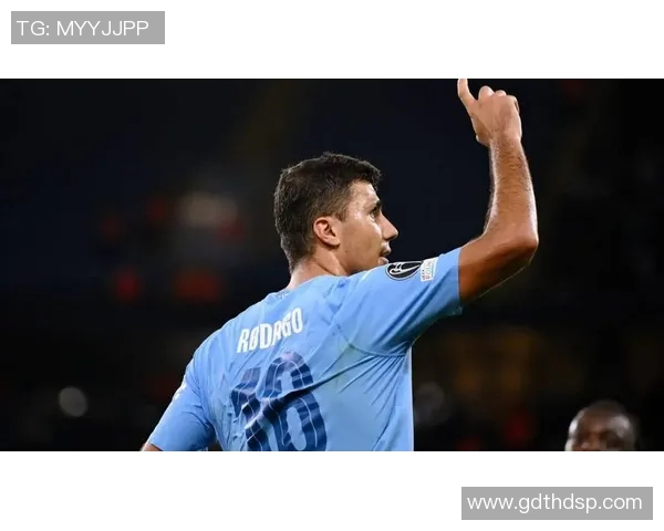 足球球星恐怖数据揭秘：谁才是历史上最强得分机器与助攻王