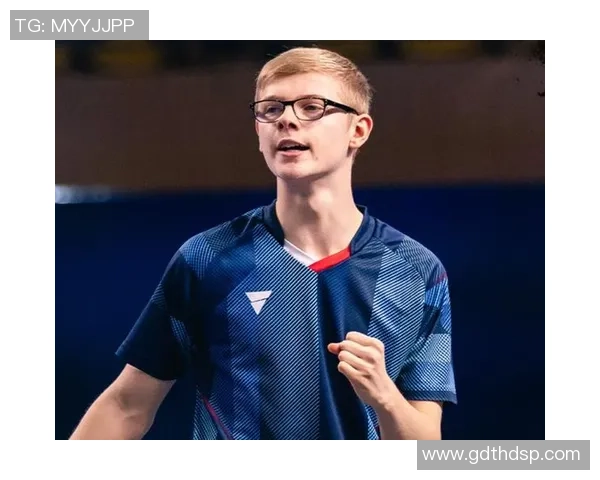 顶级球星赛场瞬间直拍全景展现热血拼搏与荣耀时刻 顶级球星赛场瞬间直拍全景展现热血拼搏与荣耀时刻